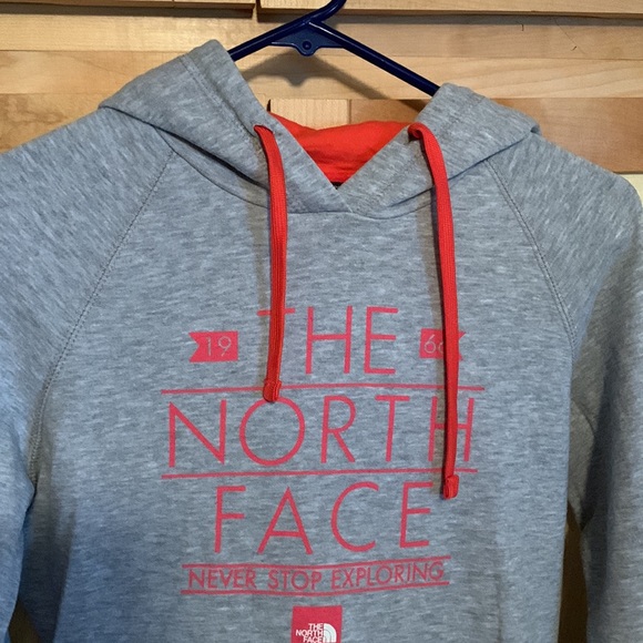 The North Face hoodie. Size small - Picture 3 of 5